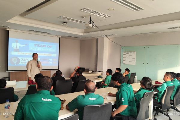 Public speaking PT. AKY 8